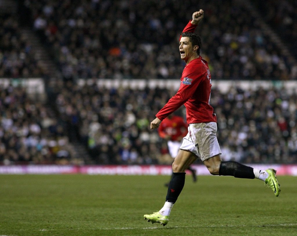 关于传球高手:比利时队的中场球员在欧锦赛中表现抢眼的信息 关于传球高手:比利时队的中场球员在欧锦赛中表现抢眼的信息