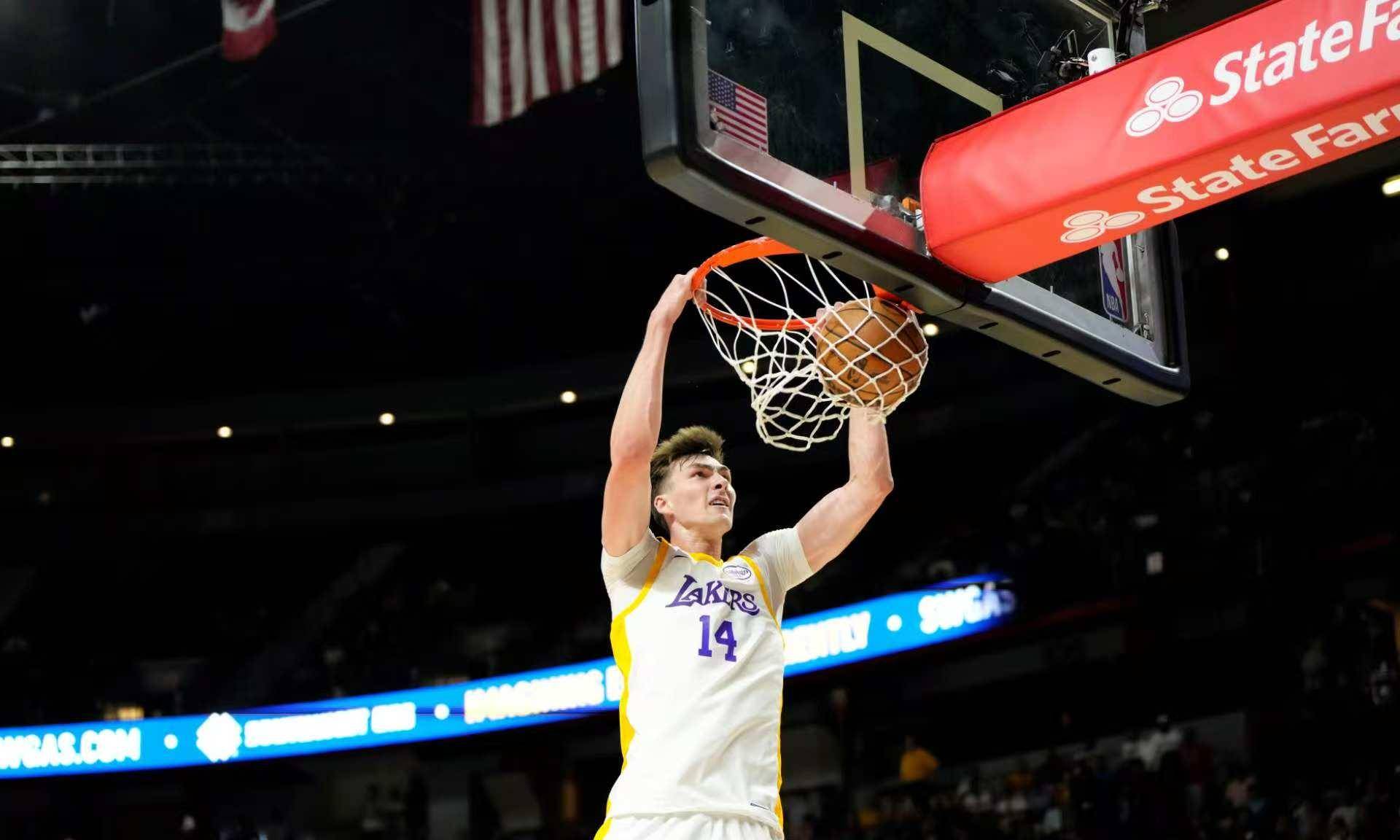 尼克斯队公布引援名单，球队战线更加齐整！的简单介绍