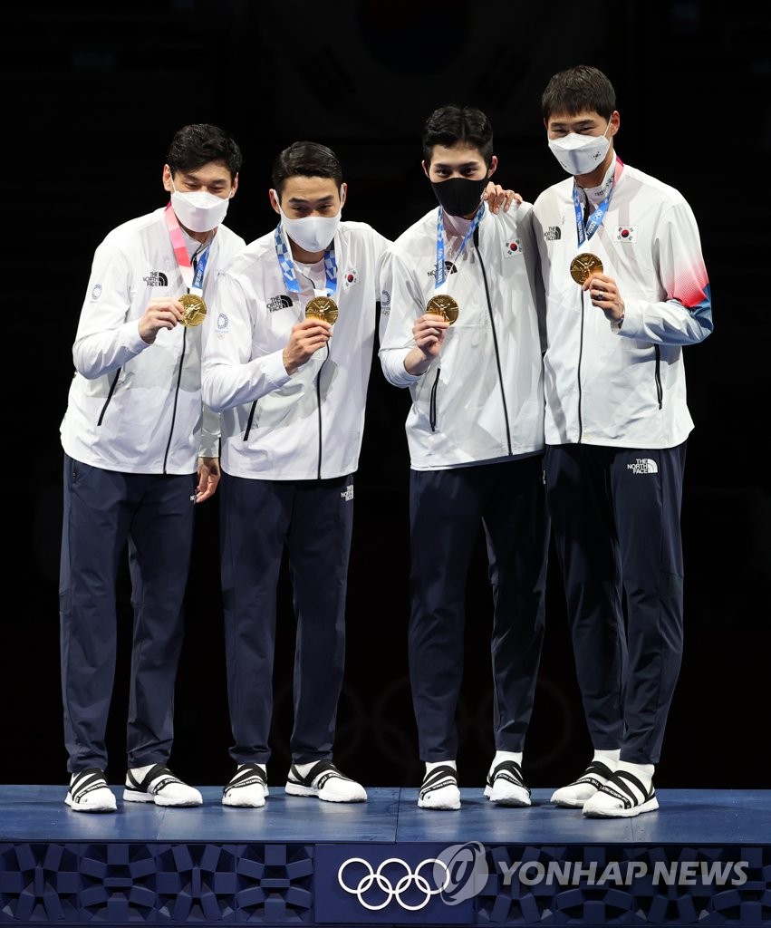 立陶宛击剑选手斩获冠军，精彩绝伦