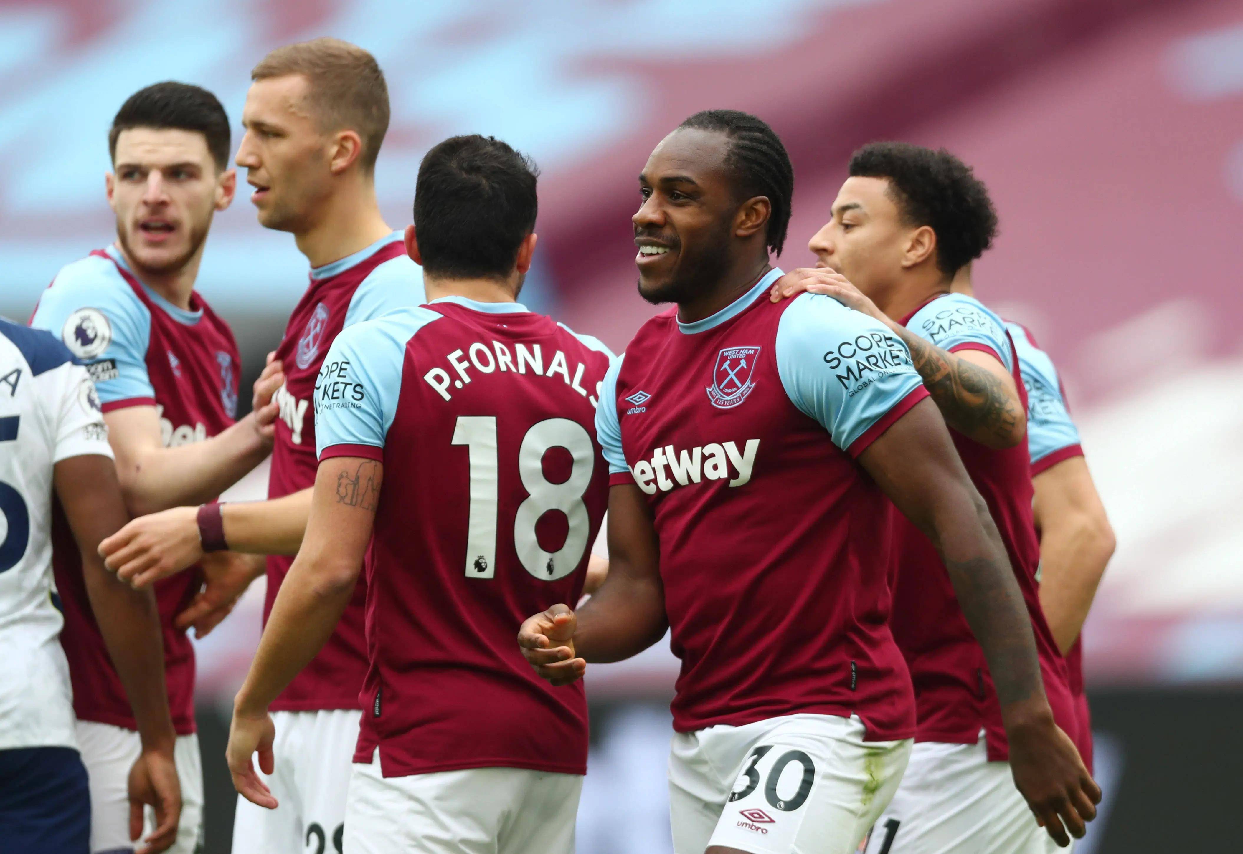 里尔球员连入两球,帮助球队轻松获胜 里尔球员连入两球,帮助球队轻松获胜