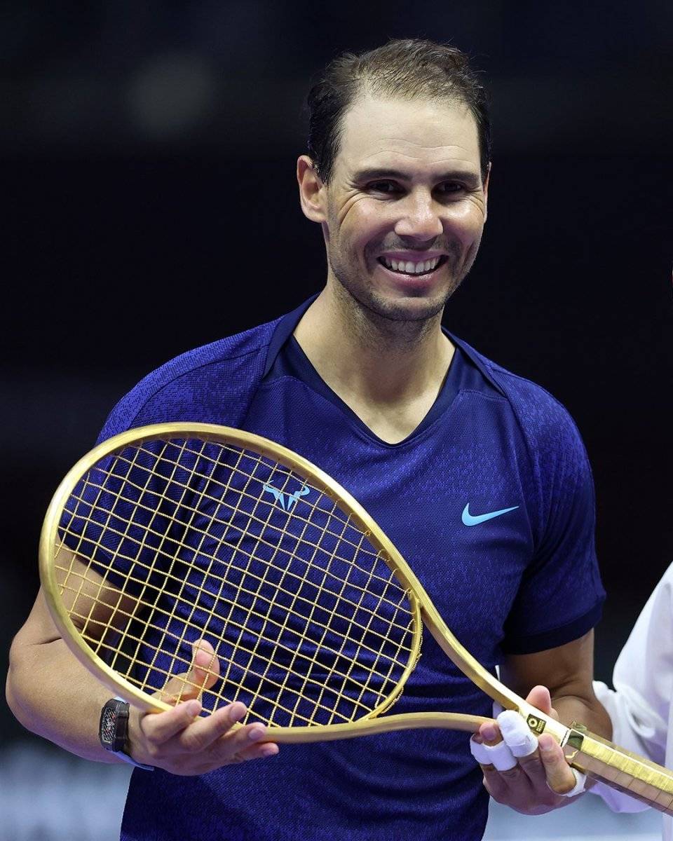 西班牙网球队险胜美国网球队，纳达尔统治全场的简单介绍