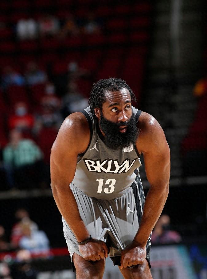 包含中国男篮鏖战篮网B队，哈登惊艳世界的词条