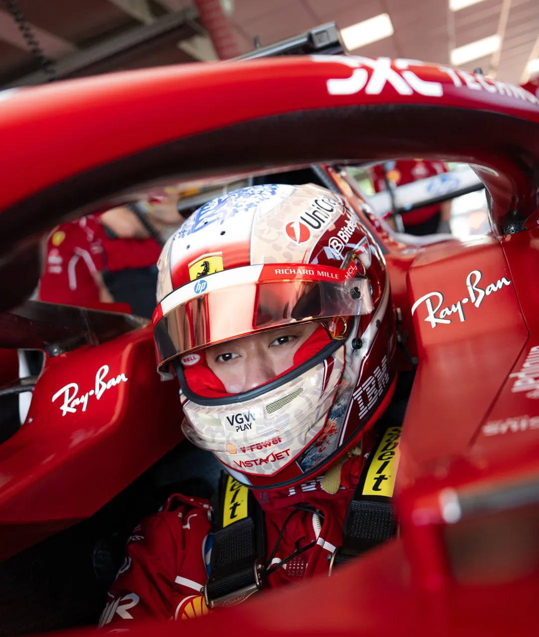 雷诺车队翻盘梅赛德斯，勒克莱尔惊艳四座