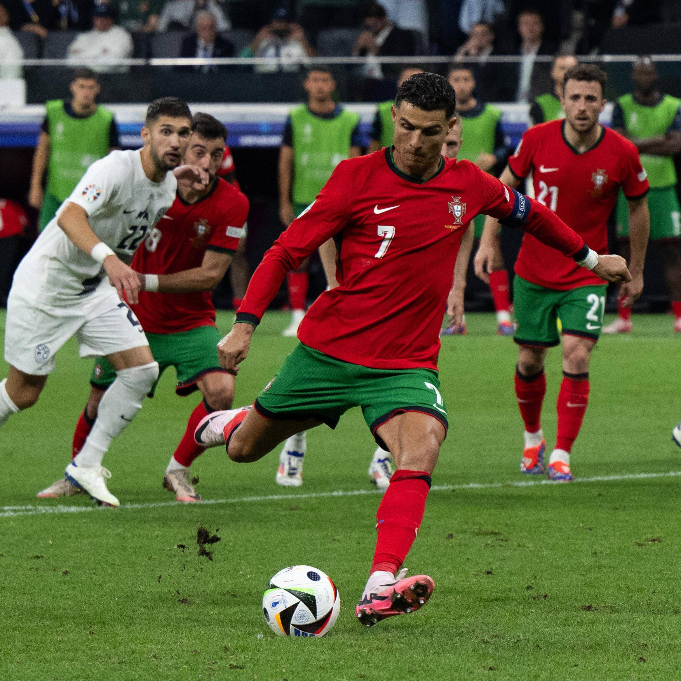 克罗地亚逆转波兰，德布劳内带队取胜